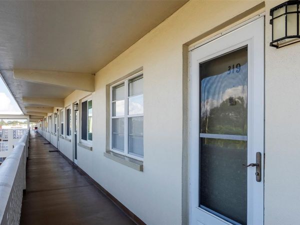 8101 11TH STREET N, Unit 319, ST PETERSBURG, FL 33702