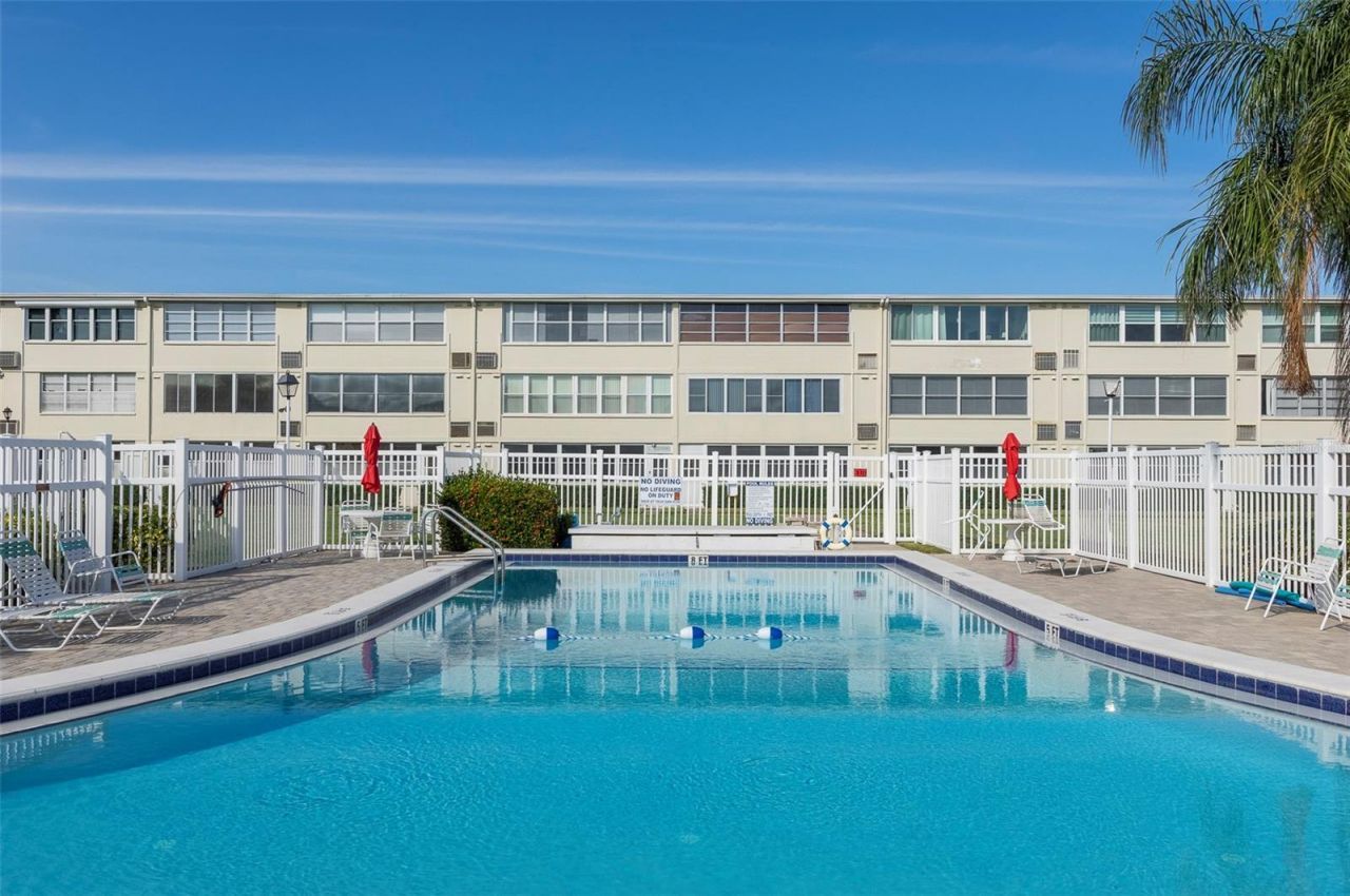 8101 11th Street N, Unit 319, Saint Petersburg, FL 33702 Photo