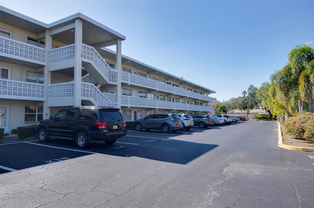 8101 11th Street N, Unit 319, Saint Petersburg, FL 33702 Photo