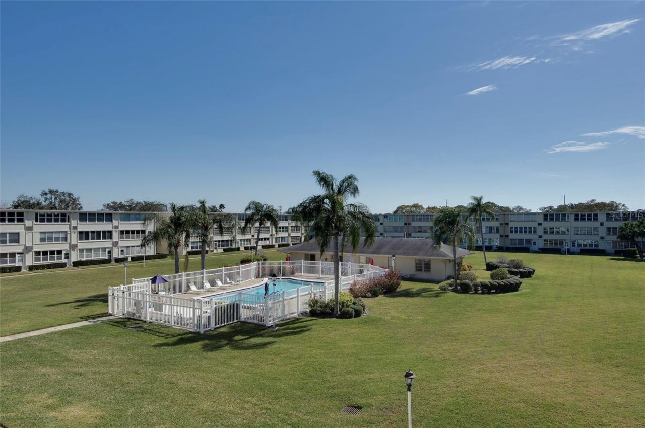 8101 11th Street N, Unit 319, Saint Petersburg, FL 33702 Photo