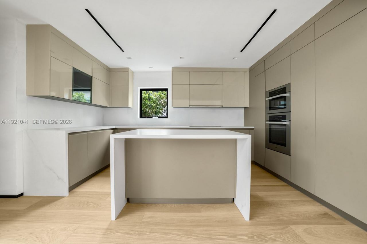 1520 W 22nd St, Miami Beach, FL 33140 Photo