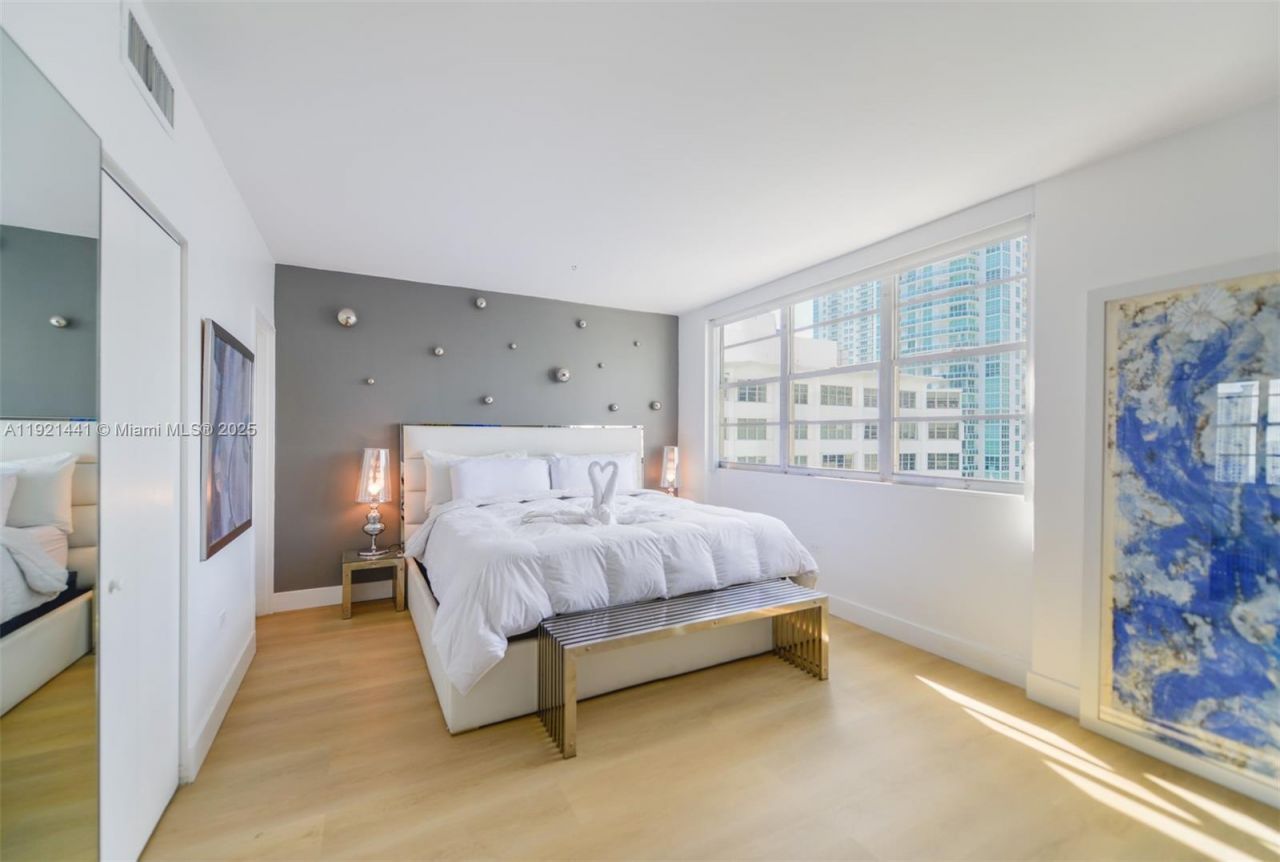 801 Brickell Bay Dr, Unit 1962, Miami, FL 33131 Photo