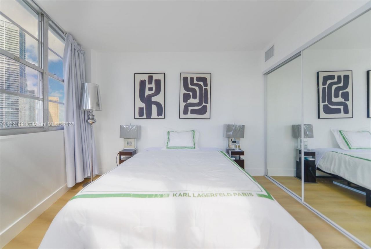 801 Brickell Bay Dr, Unit 1962, Miami, FL 33131 Photo