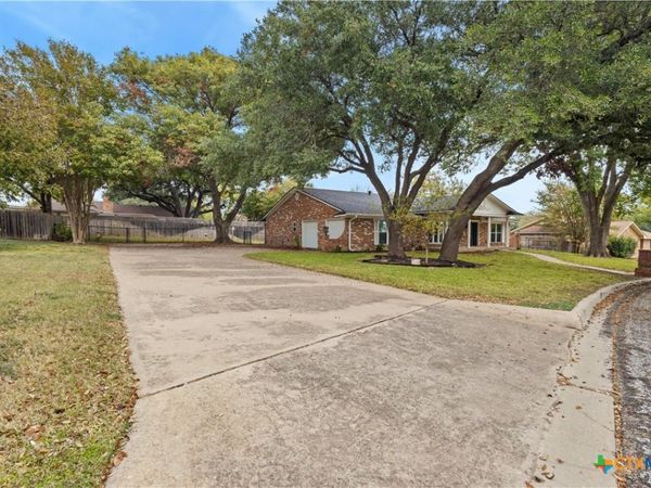 606 E Briarwood Lane, Harker Heights, TX 76548