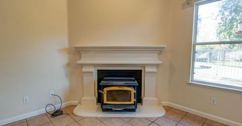 304 Manor Dr, Ione, CA 95640 Photo