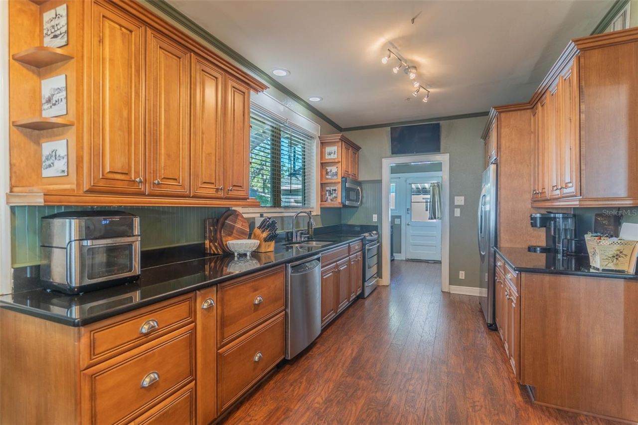 1433 N Lake Howard Drive, Winter Haven, FL 33881 Photo