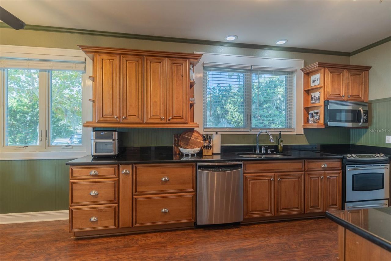 1433 N Lake Howard Drive, Winter Haven, FL 33881 Photo