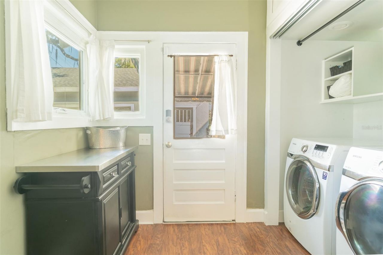 1433 N Lake Howard Drive, Winter Haven, FL 33881 Photo