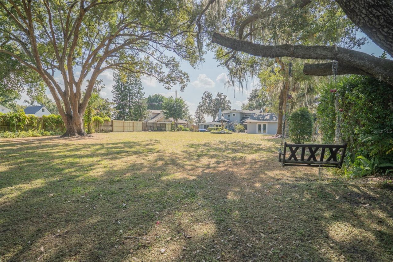 1433 N Lake Howard Drive, Winter Haven, FL 33881 Photo