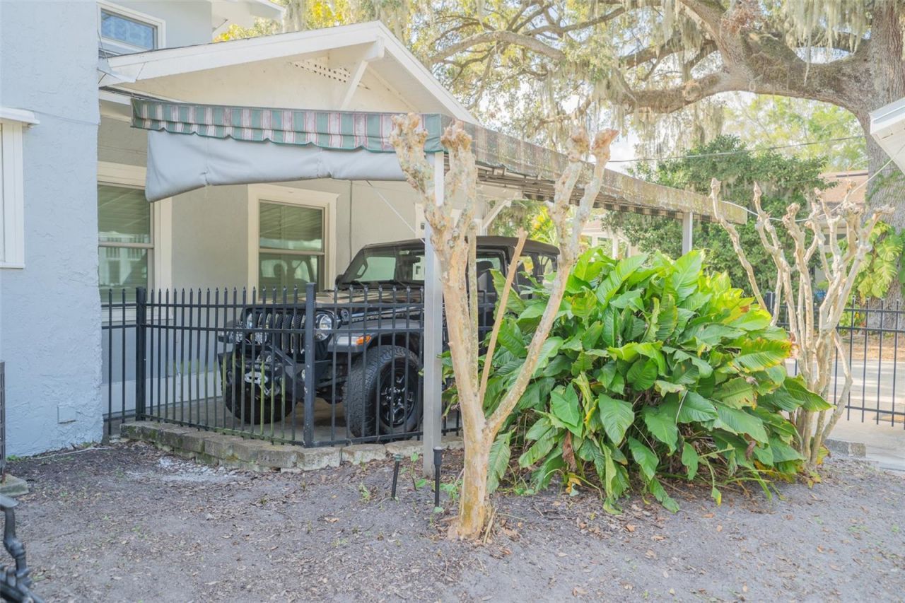 1433 N Lake Howard Drive, Winter Haven, FL 33881 Photo