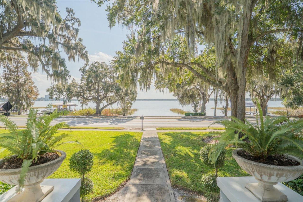 1433 N Lake Howard Drive, Winter Haven, FL 33881 Photo