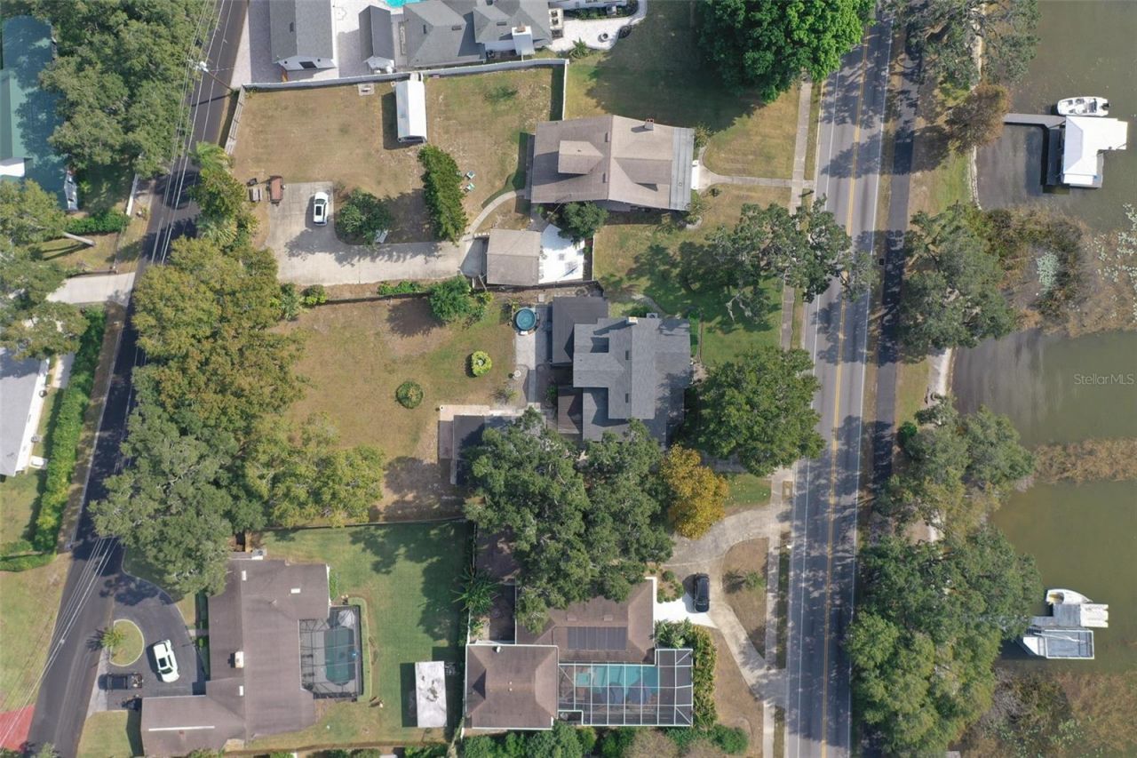 1433 N Lake Howard Drive, Winter Haven, FL 33881 Photo