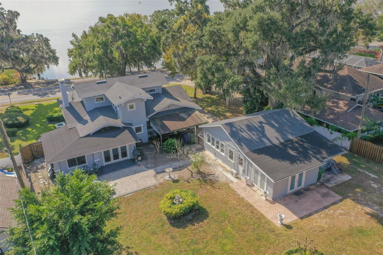 1433 N Lake Howard Drive, Winter Haven, FL 33881 Photo