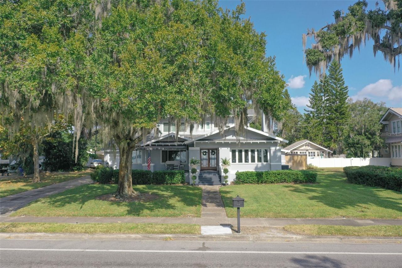 1433 N Lake Howard Drive, Winter Haven, FL 33881 Photo