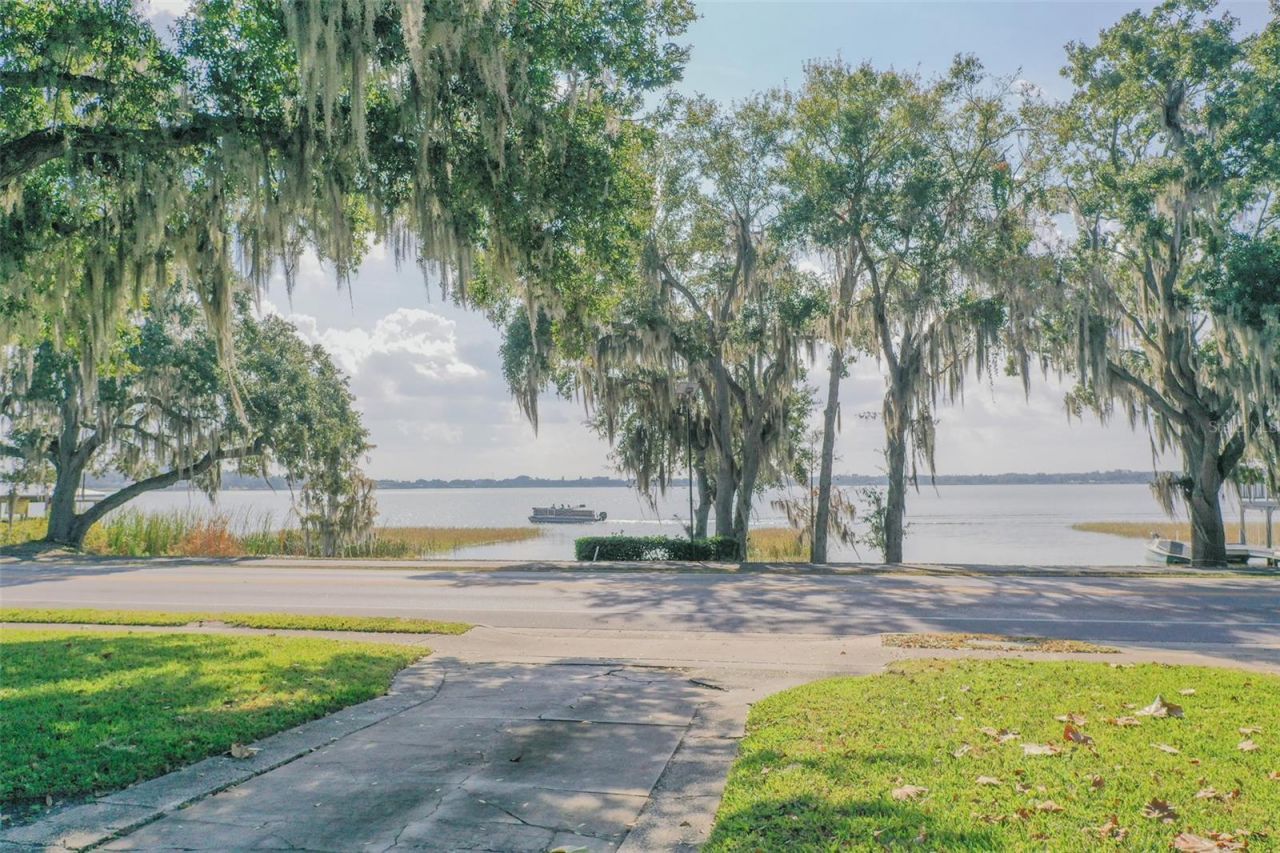 1433 N Lake Howard Drive, Winter Haven, FL 33881 Photo