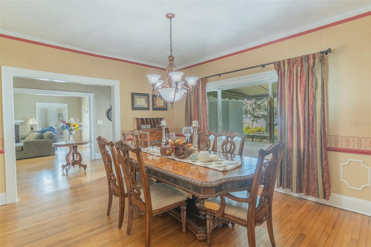 1433 N Lake Howard Drive, Winter Haven, FL 33881 Photo