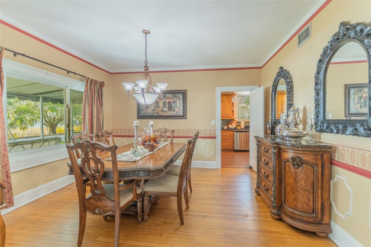 1433 N Lake Howard Drive, Winter Haven, FL 33881 Photo