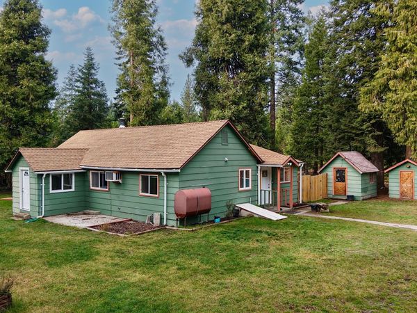 431 Red Blanket Road, Prospect, OR 97536