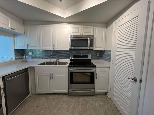 721 SE 1st Way, Unit B18, Deerfield Beach, FL 33441