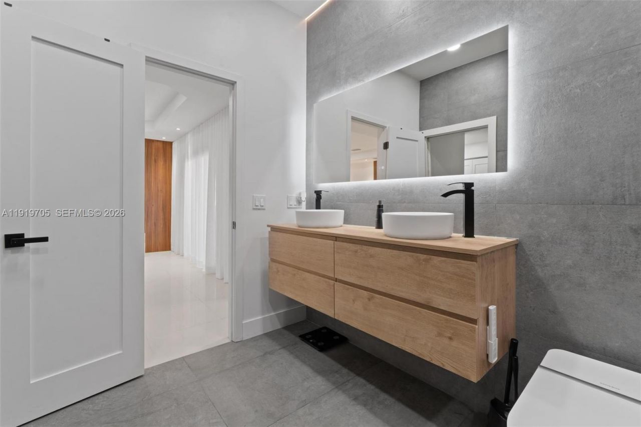 4014 SW 144th Pl, Miami, FL 33175 Photo