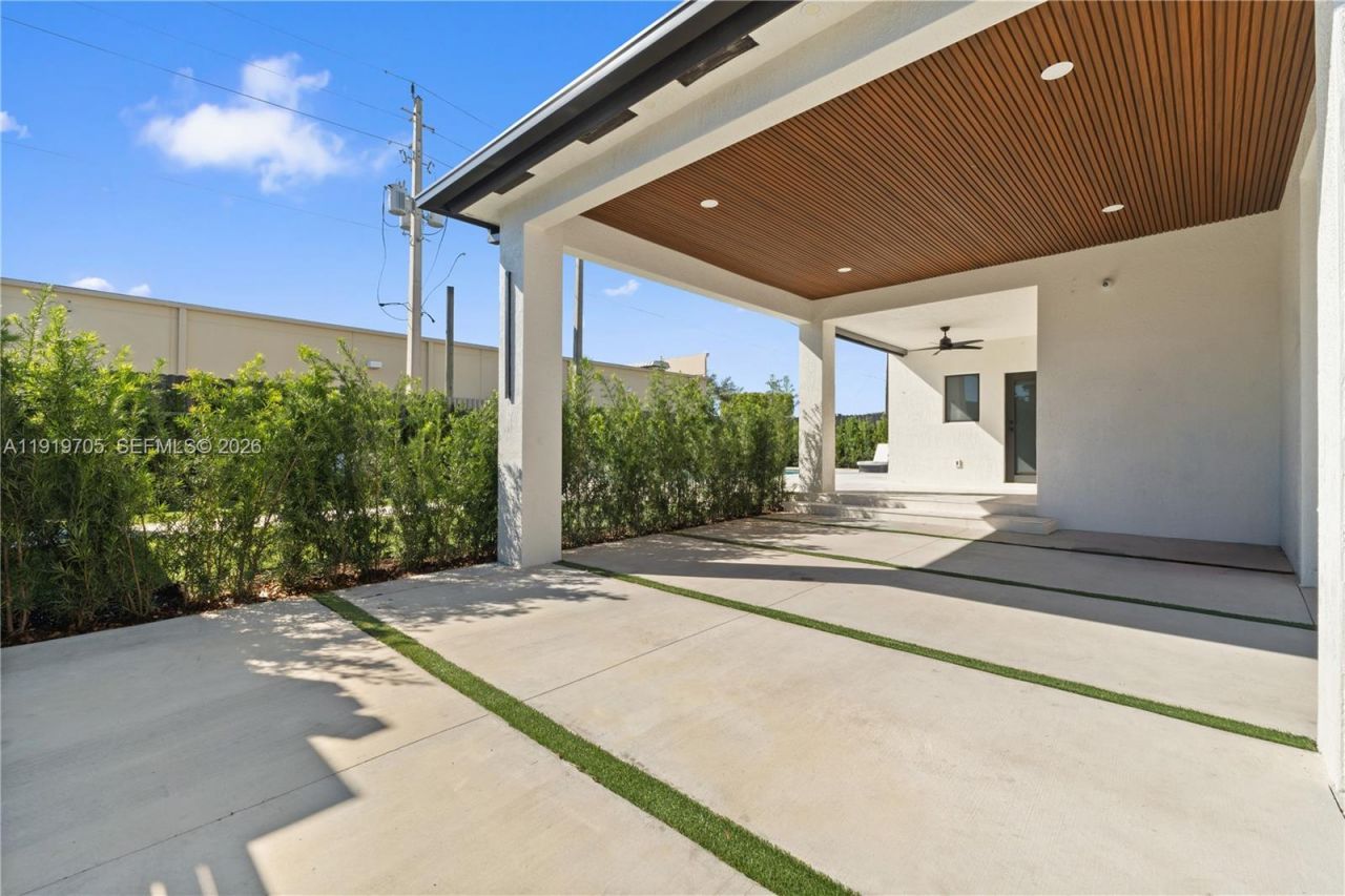 4014 SW 144th Pl, Miami, FL 33175 Photo