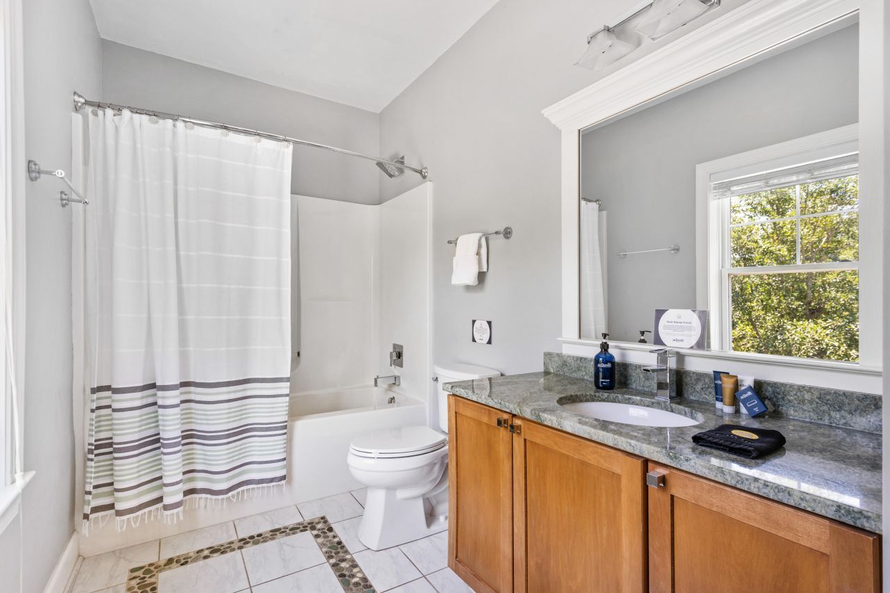 616 E Erie Avenue Photo 67