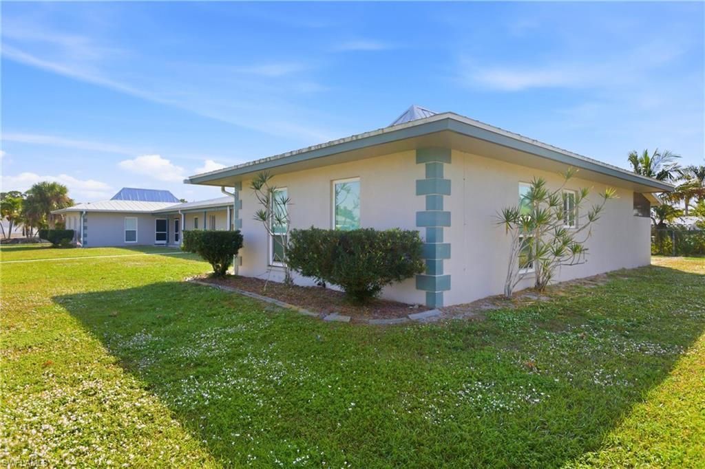 5725 Genesee Pkwy, Unit 10, Bokeelia, FL 33922 Photo