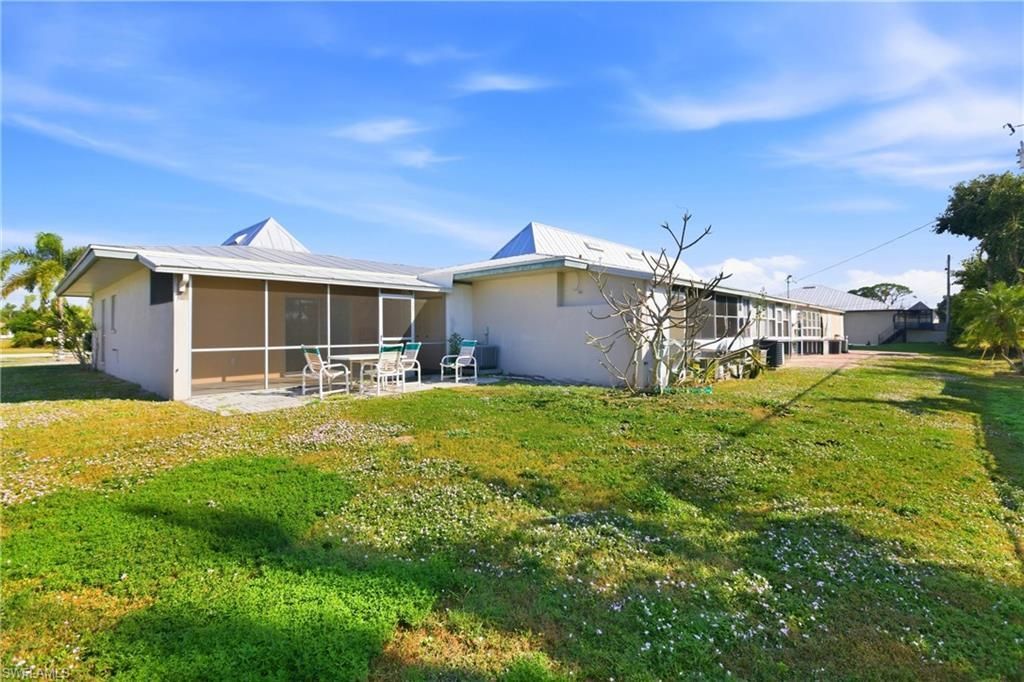 5725 Genesee Pkwy, Unit 10, Bokeelia, FL 33922 Photo