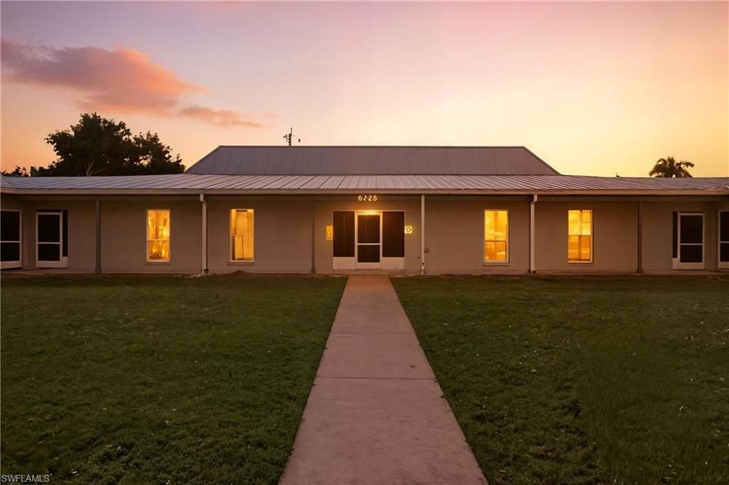 5725 Genesee Pkwy, Unit 10, Bokeelia, FL 33922 Photo