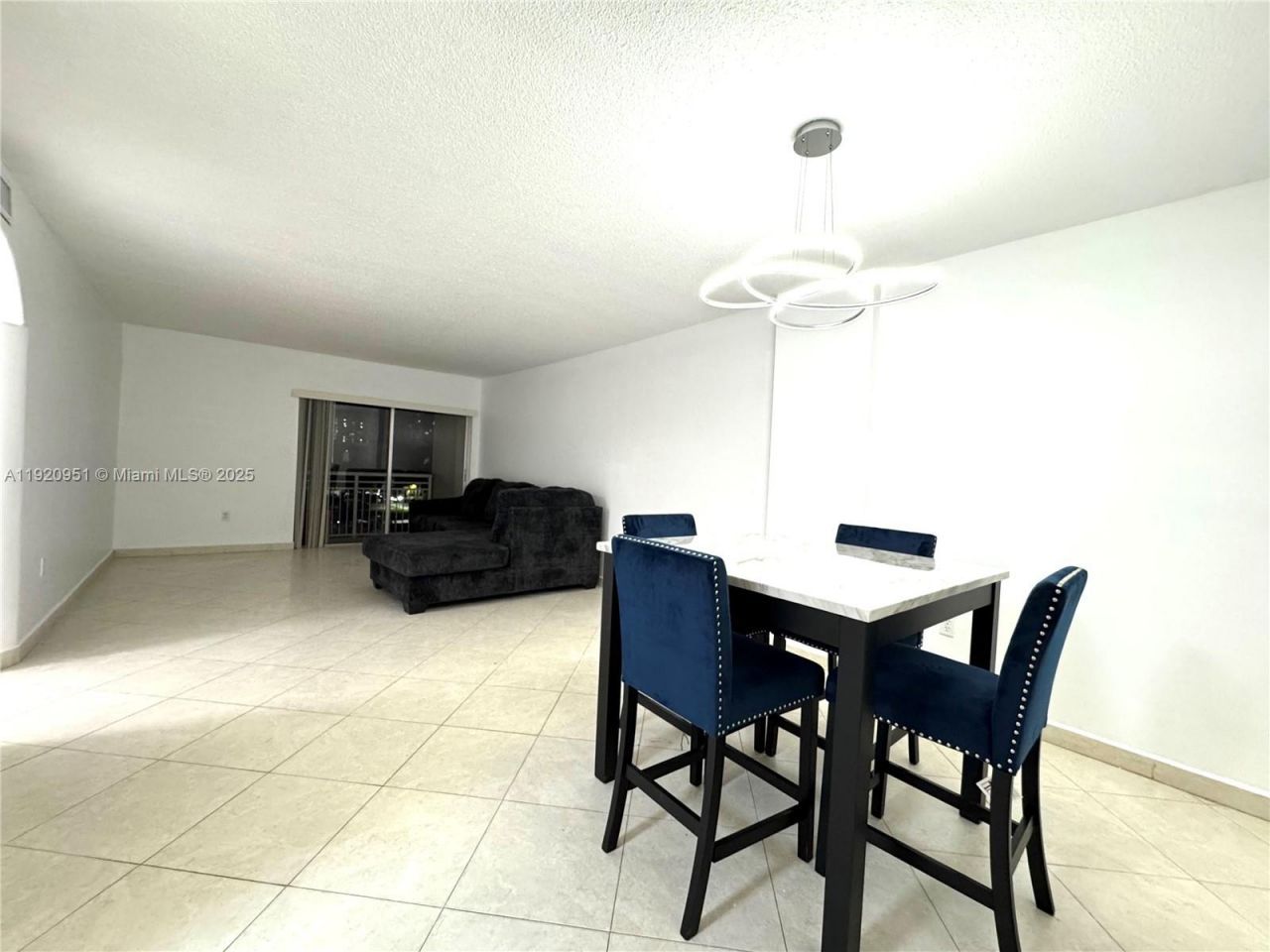 400 Kings Point Dr, Unit 411, Sunny Isles Beach, FL 33160 Photo