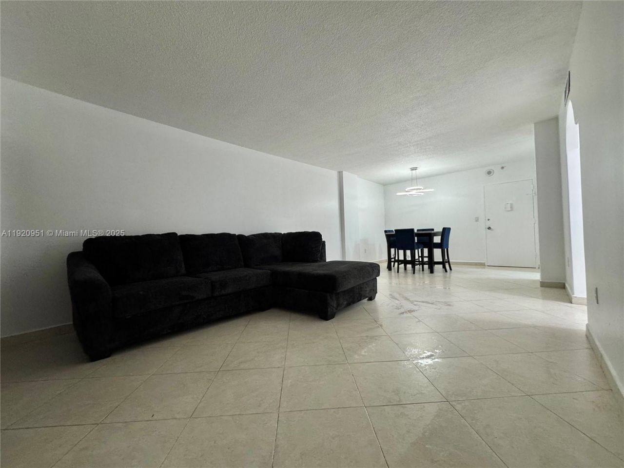400 Kings Point Dr, Unit 411, Sunny Isles Beach, FL 33160 Photo