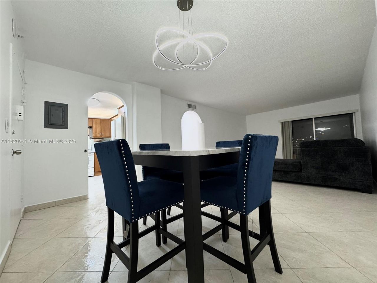 400 Kings Point Dr, Unit 411, Sunny Isles Beach, FL 33160 Photo