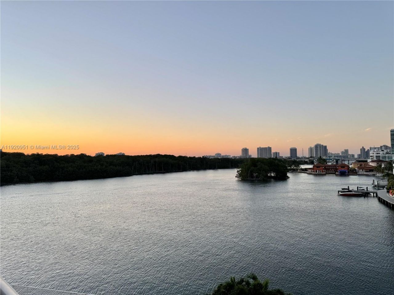 400 Kings Point Dr, Unit 411, Sunny Isles Beach, FL 33160 Photo