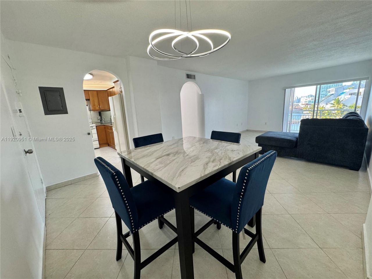 400 Kings Point Dr, Unit 411, Sunny Isles Beach, FL 33160 Photo