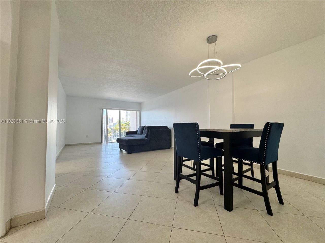 400 Kings Point Dr, Unit 411, Sunny Isles Beach, FL 33160 Photo