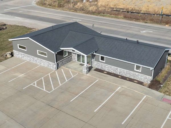 2601 120th St NW, Swisher, IA 52338