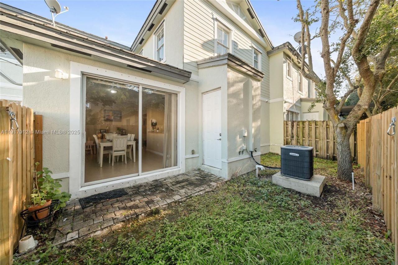 152 SE 29th Ave, Unit 9, Homestead, FL 33033 Photo