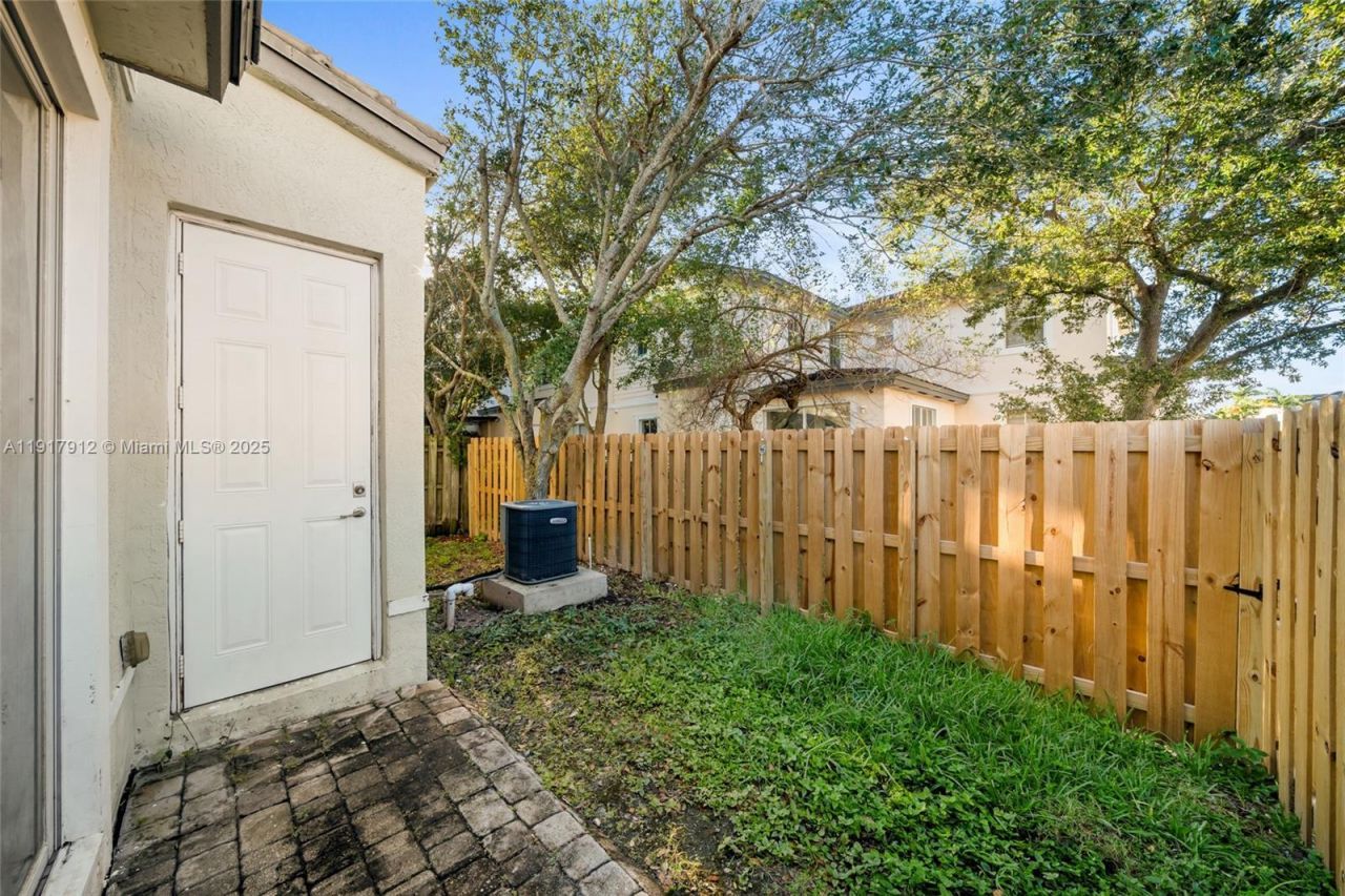 152 SE 29th Ave, Unit 9, Homestead, FL 33033 Photo