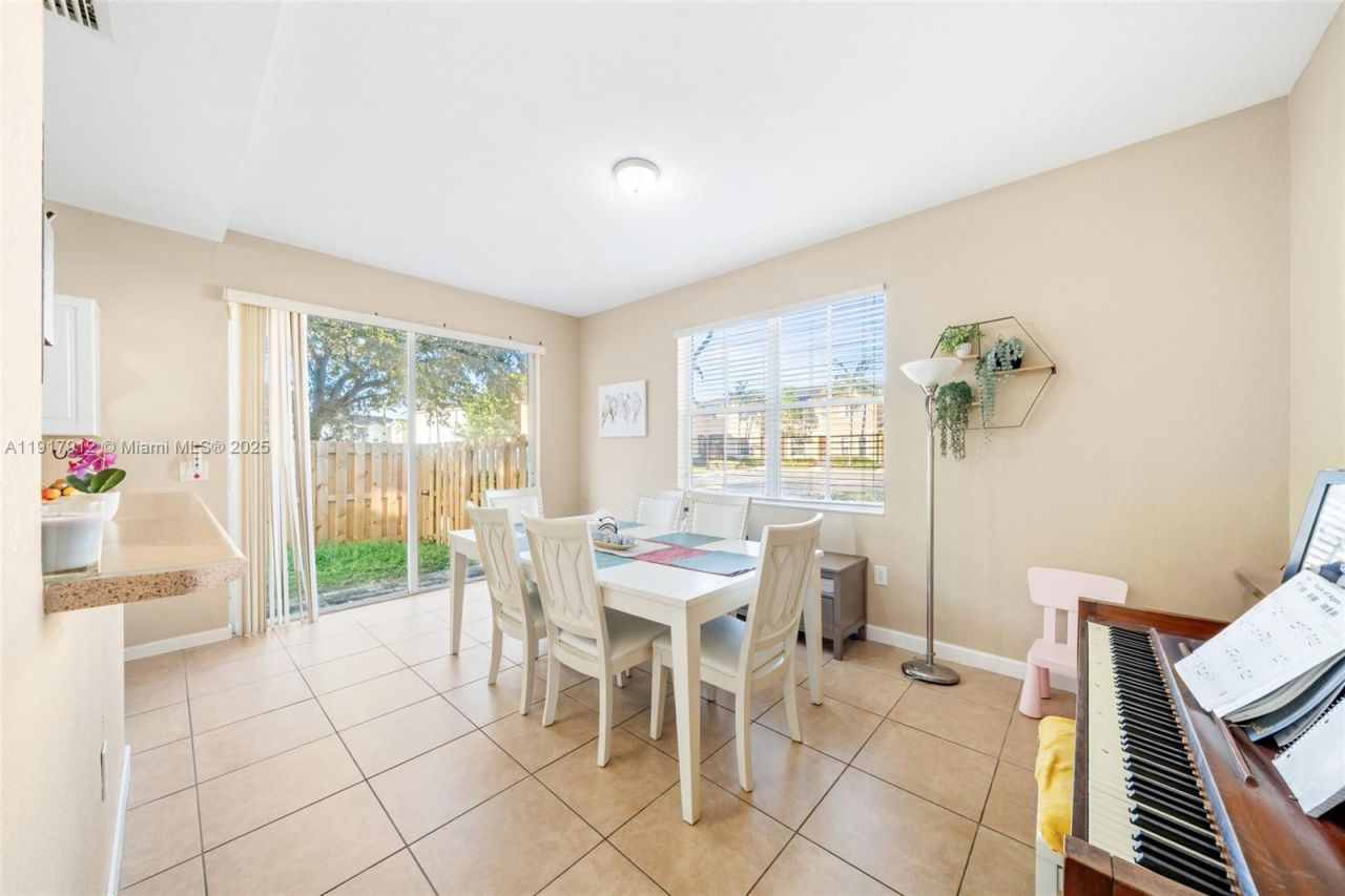 152 SE 29th Ave, Unit 9, Homestead, FL 33033 Photo