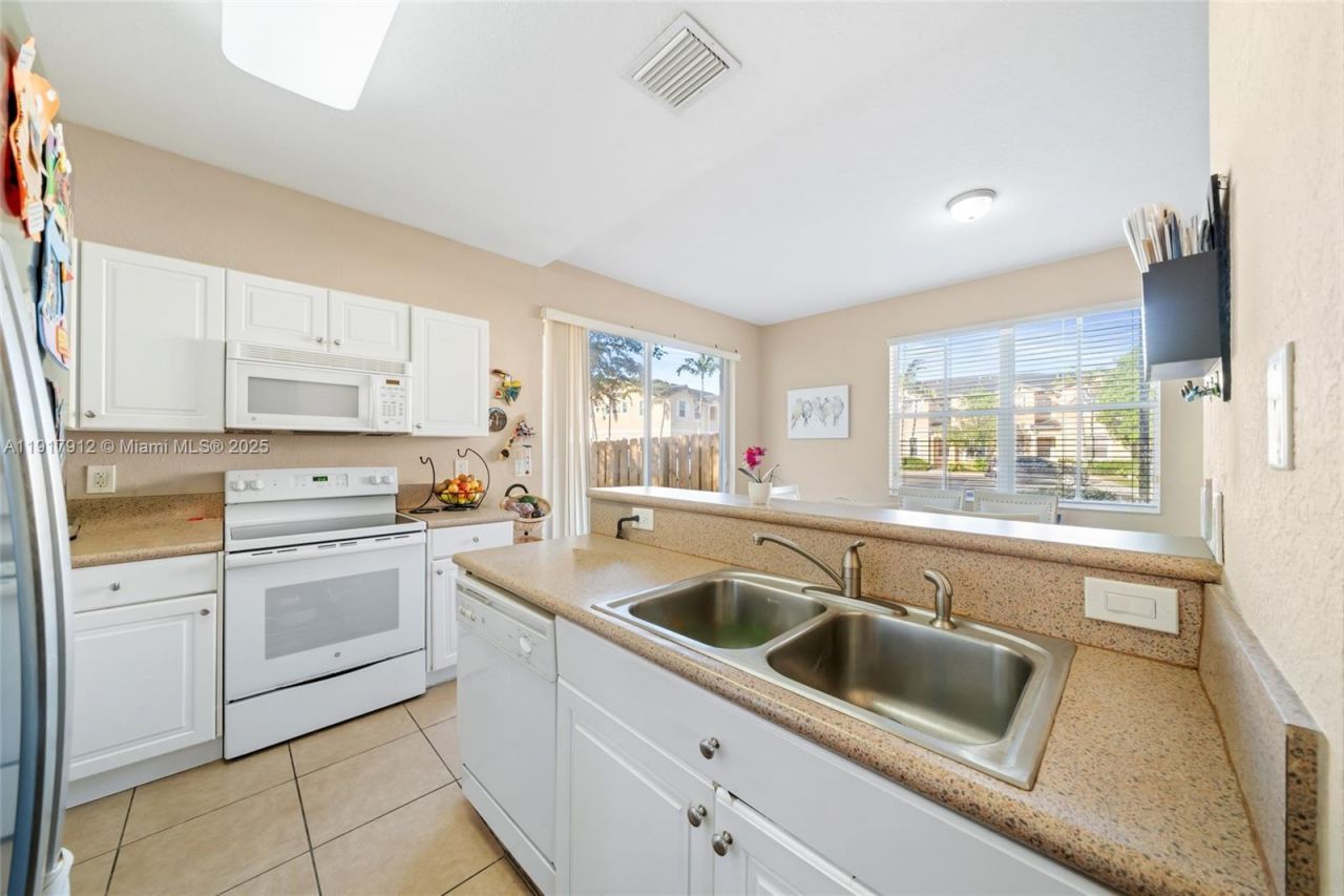 152 SE 29th Ave, Unit 9, Homestead, FL 33033 Photo