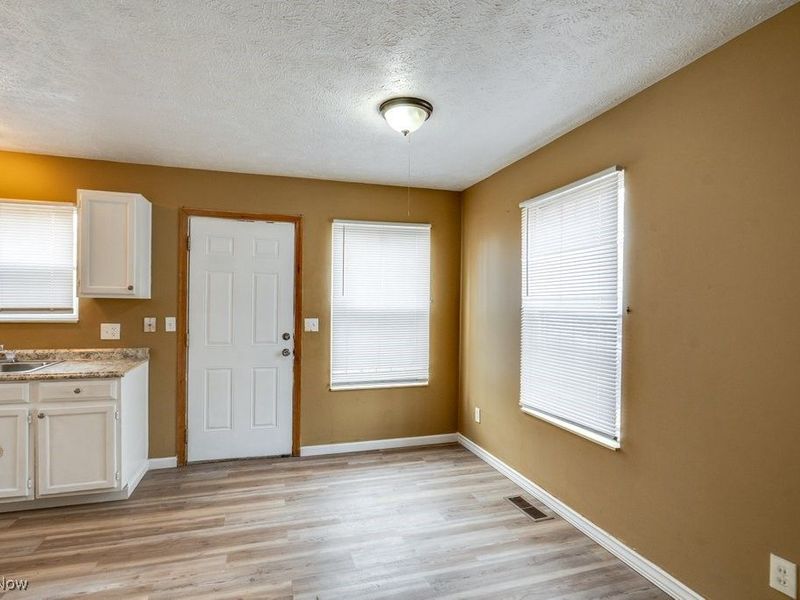 662 E 125th Street, Cleveland, OH 44108 Photo 15