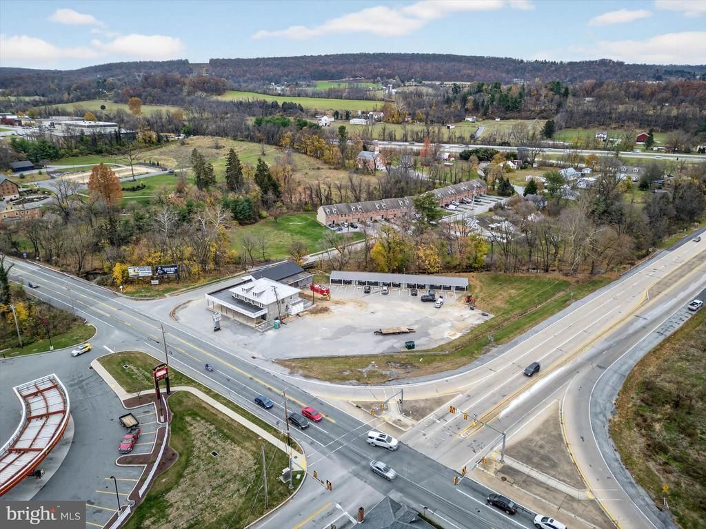 671 MARKET STREET, HELLAM, PA 17406