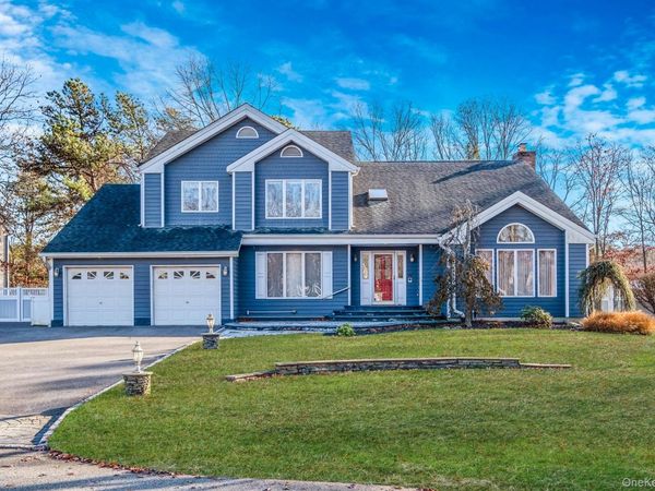 10 Cori Lane, Bohemia, NY 11716