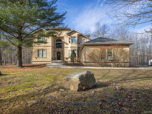 85 York Road S, Bloomingburg, NY 12721