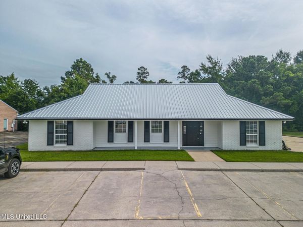 831 Highway 90, Bay Saint Louis, MS 39520
