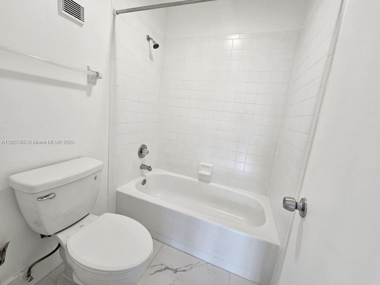 6580 W 27th Ct, Unit 58-21, Hialeah, FL 33016 Photo