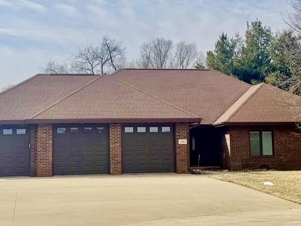 105 Leibold Court, East Dubuque, IL 61025