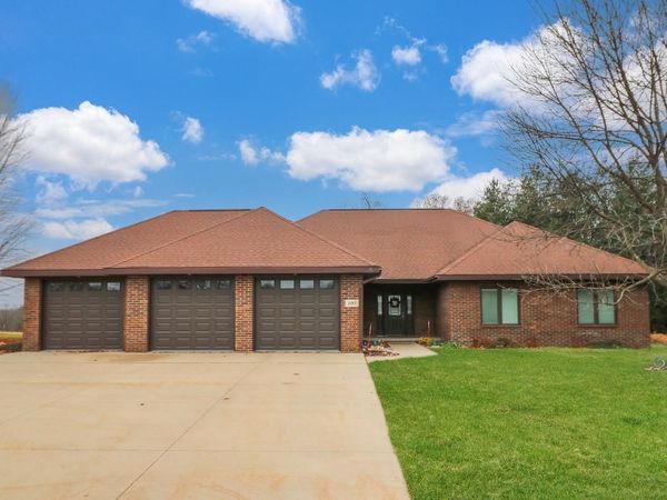 105 Leibold Court, East Dubuque, IL 61025