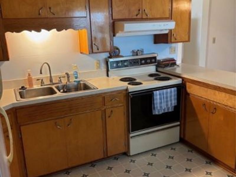 604 S South Fair Street, West Lafayette, OH 43845 Photo 5