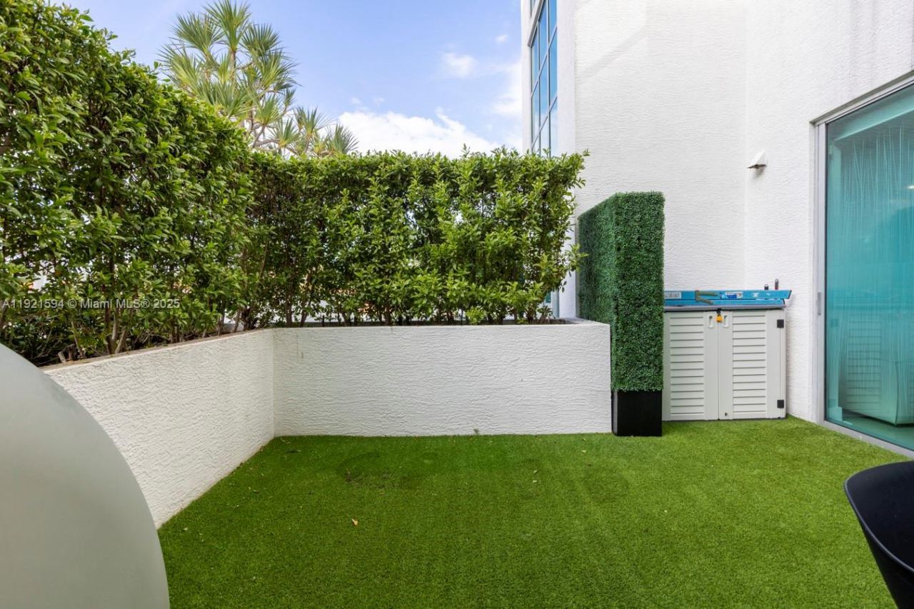 3131 NE 188th St, Unit 2-301, Aventura, FL 33180 Photo